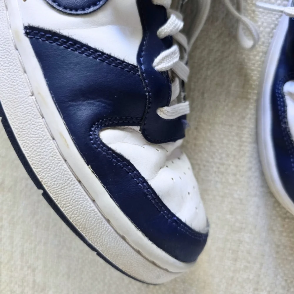 Nike Court Borough Mid 2 Big Kids Boys 7Y Blue White Sneakers